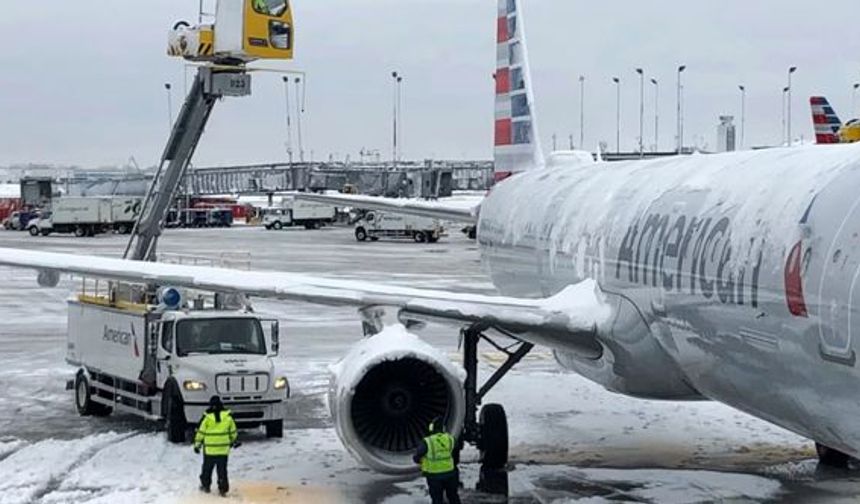 ABD'de yaklaşık 2 bin 500 uçuş iptal edildi