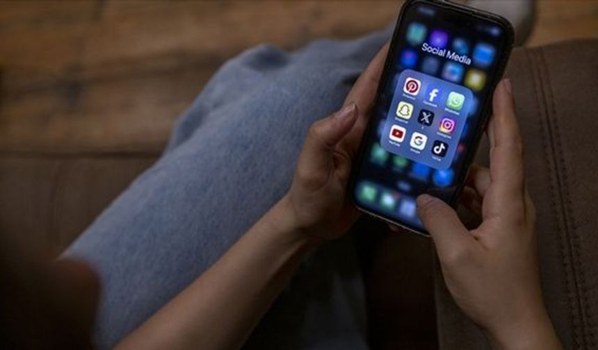 Meta, Avustralya'da 550 bin sosyal medya hesabını kapattı