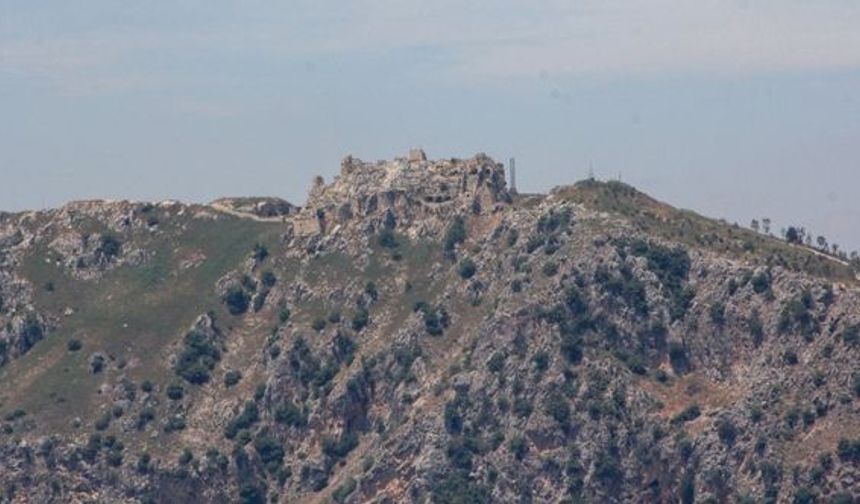 İsrail, Lübnan'da stratejik tepedeki kaleyi işgal etti