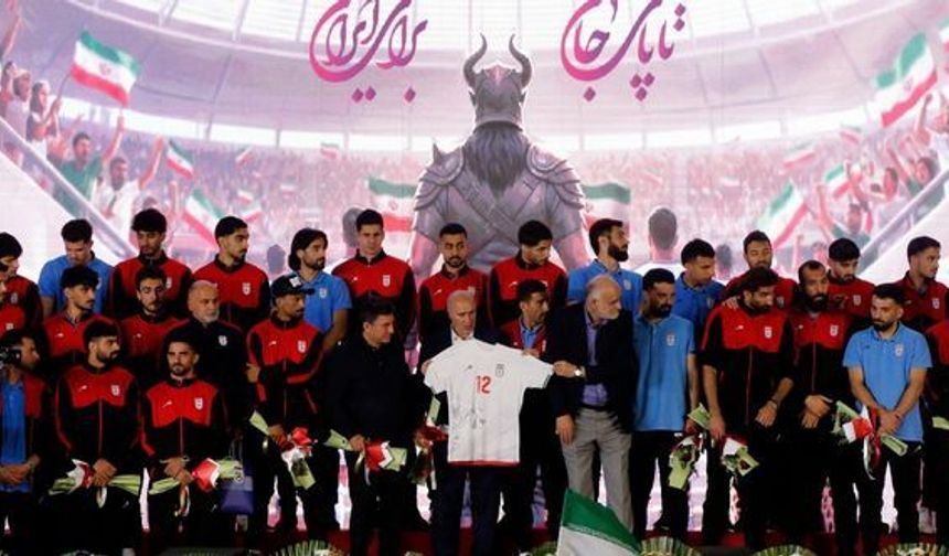 İran Milli Futbol Takımı için Tahran’da tören düzenlendi
